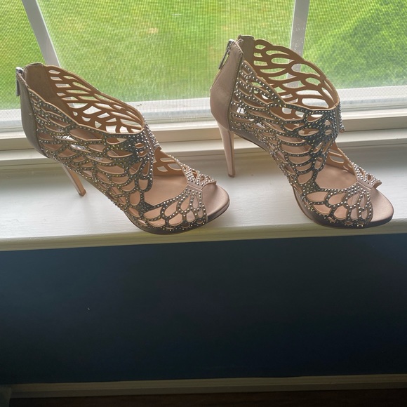 Used INC International high heels women’s shoes,with shiny stones,size 7.5 M - Picture 7 of 8